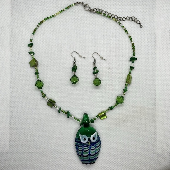 Glass Owl Necklace and Matching Earrings Green Blue and White - Picture 9 of 9